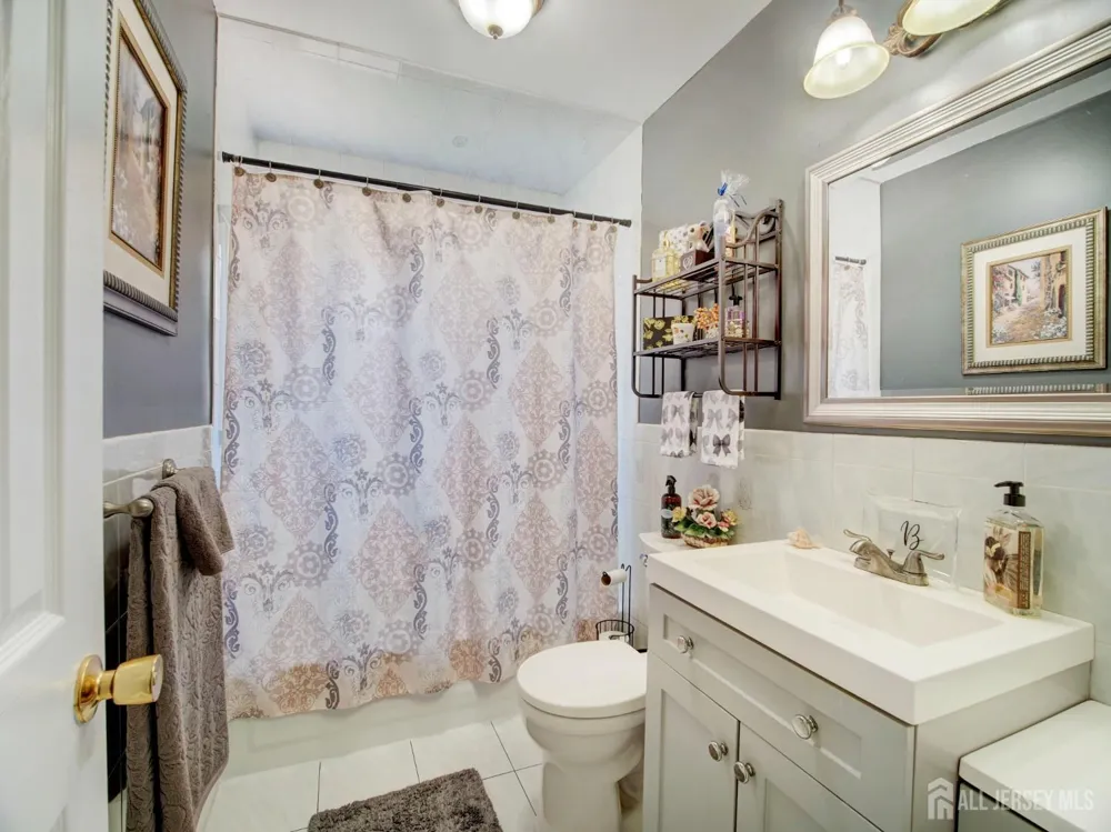 60 S Cliff Road S Colonia, NJ 07067