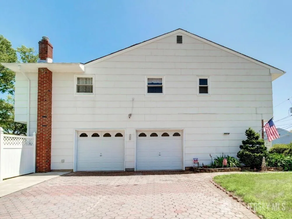 60 S Cliff Road S Colonia, NJ 07067