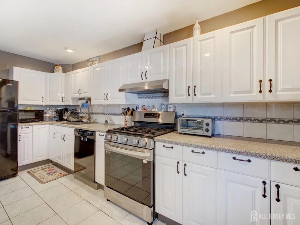 60 S Cliff Road S Colonia, NJ 07067