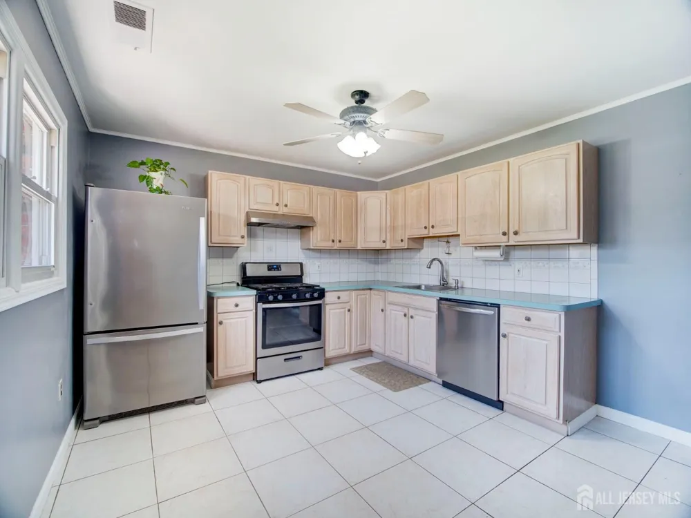 60 S Cliff Road S Colonia, NJ 07067