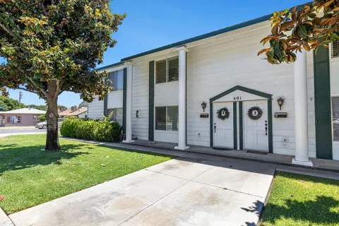 401 W Cherry Lane #B