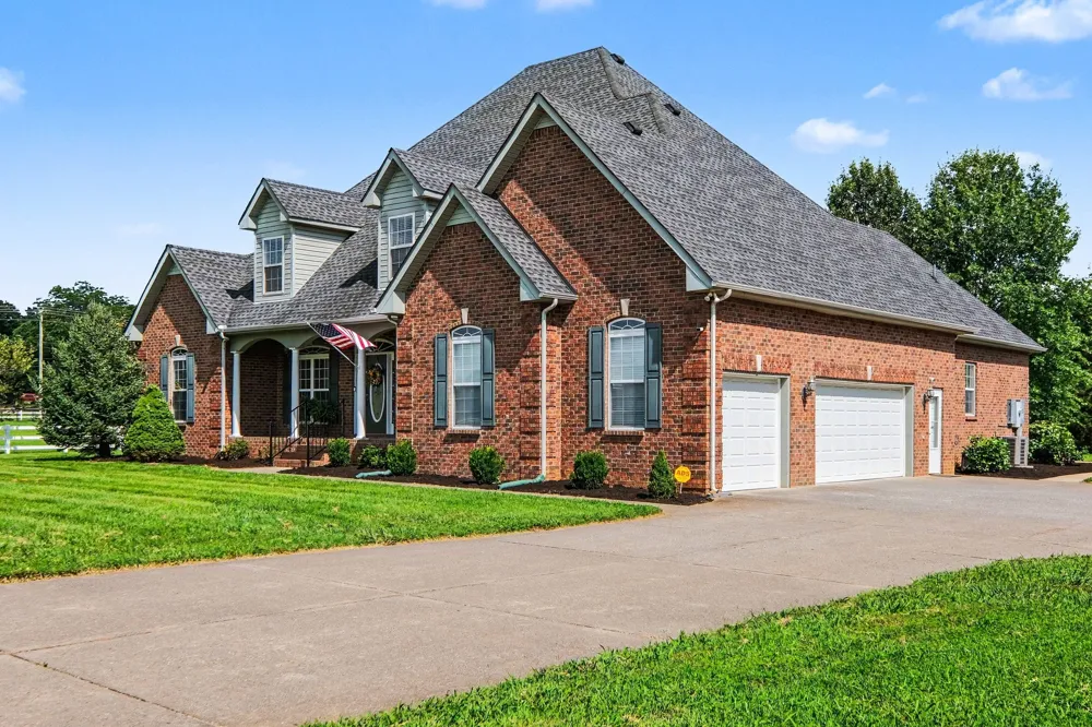 105 Blue Ribbon Trl Christiana, TN 37037