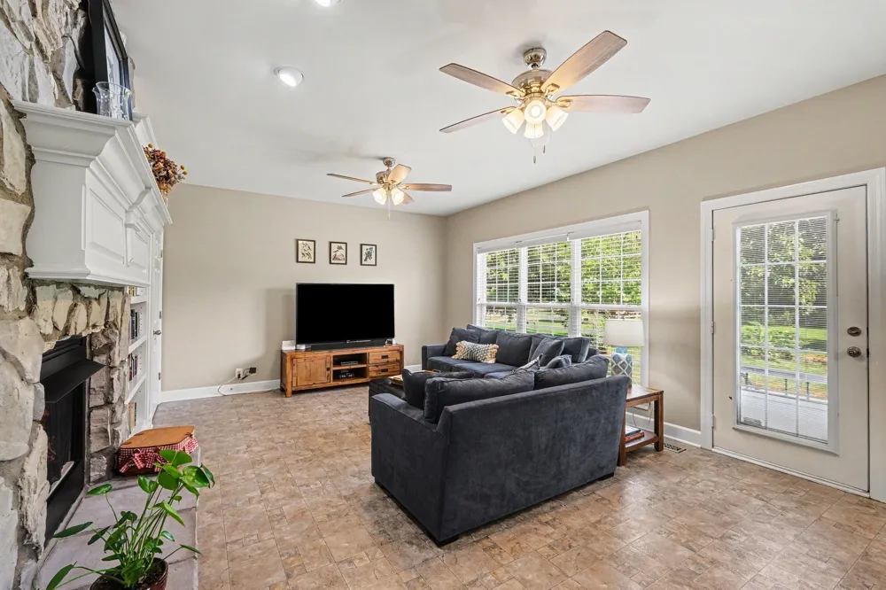 105 Blue Ribbon Trl Christiana, TN 37037