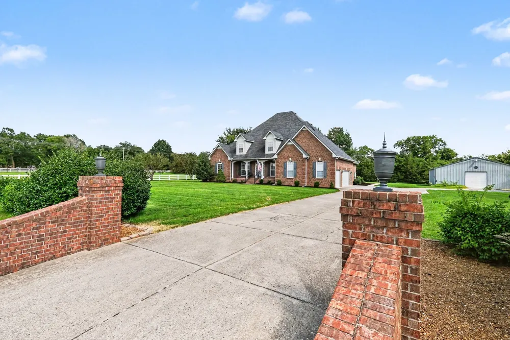 105 Blue Ribbon Trl Christiana, TN 37037