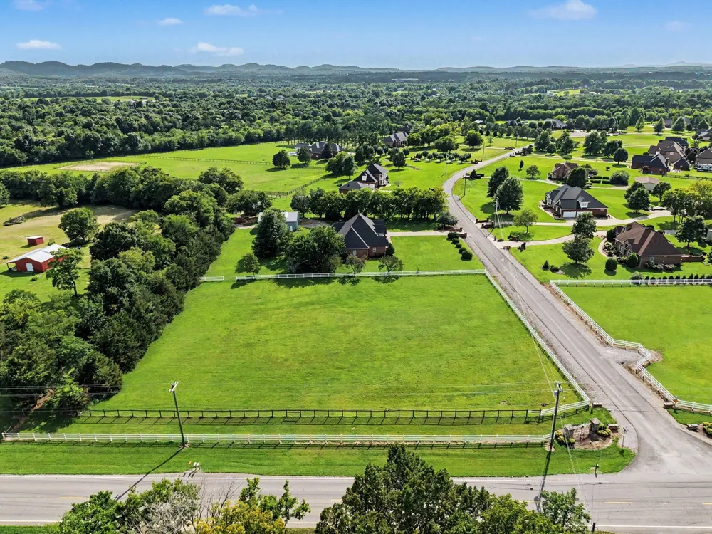 105 Blue Ribbon Trl Christiana, TN 37037