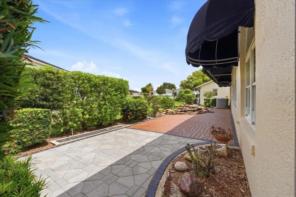5767 SANDPIPERS DRIVE Lakeland, FL 33809