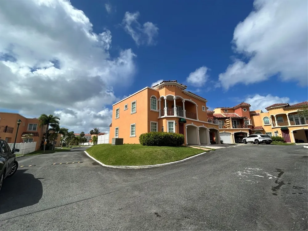 C11 BRIGHTON COUNTRY CLUB Dorado, PR 00646