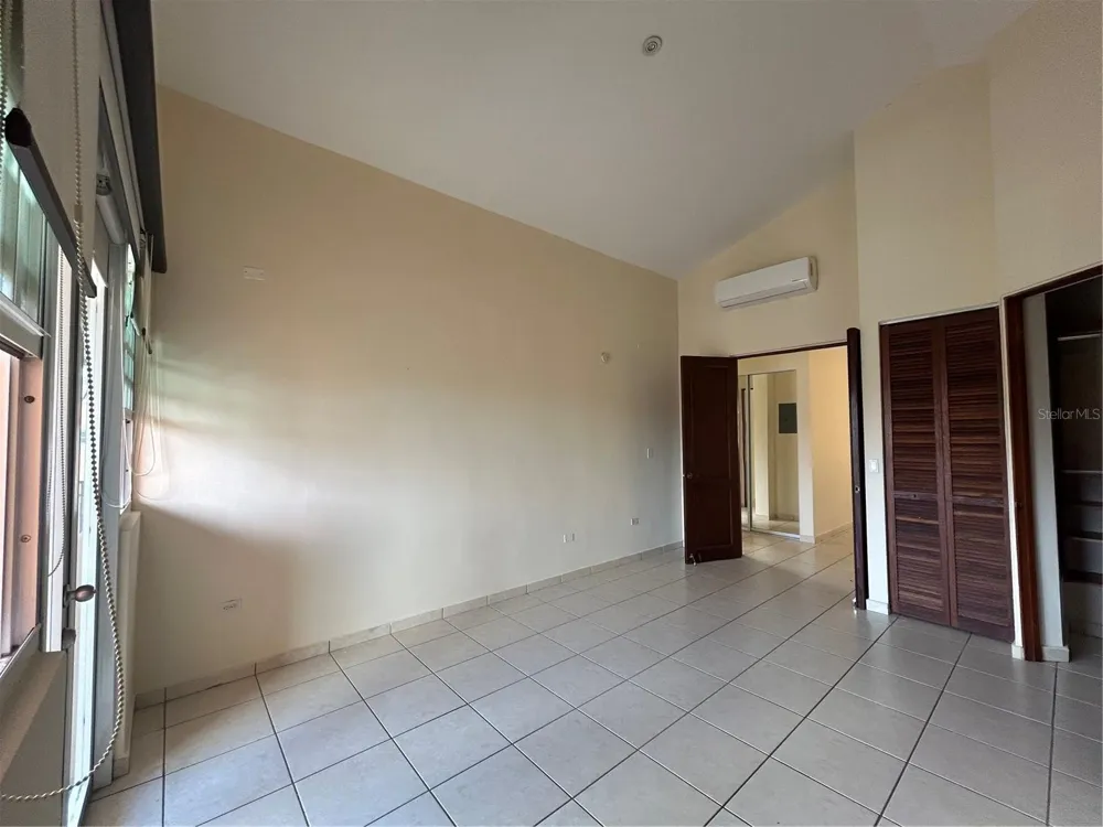 C11 BRIGHTON COUNTRY CLUB Dorado, PR 00646