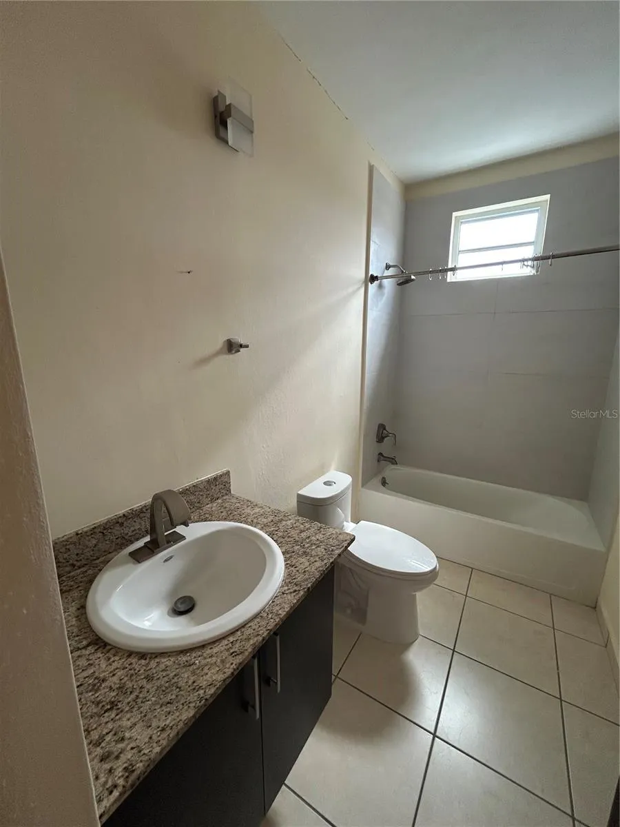 C11 BRIGHTON COUNTRY CLUB Dorado, PR 00646