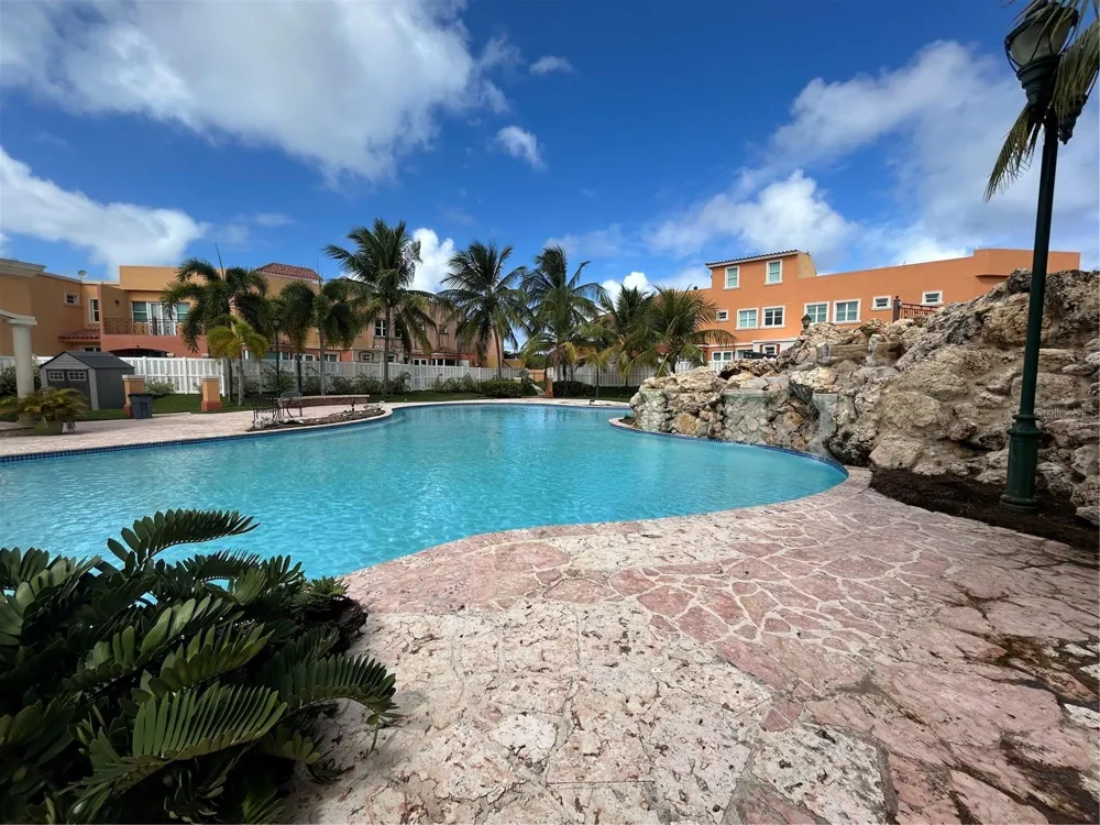C11 BRIGHTON COUNTRY CLUB Dorado, PR 00646