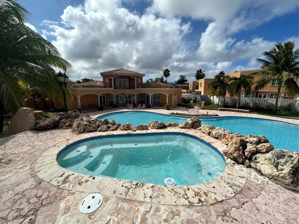 C11 BRIGHTON COUNTRY CLUB Dorado, PR 00646
