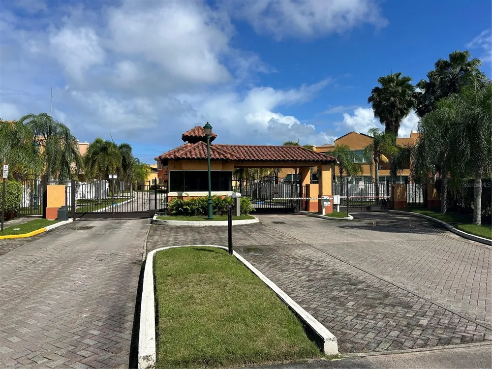 C11 BRIGHTON COUNTRY CLUB Dorado, PR 00646