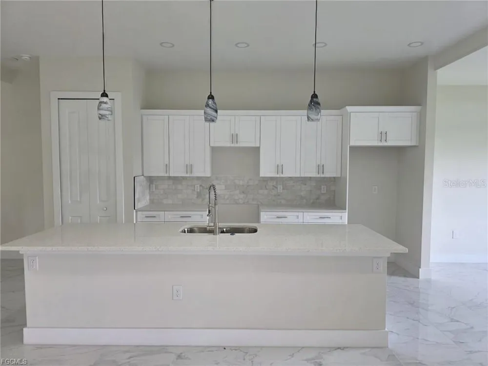 3852 HOPEVALE STREET Fort Myers, FL 33905