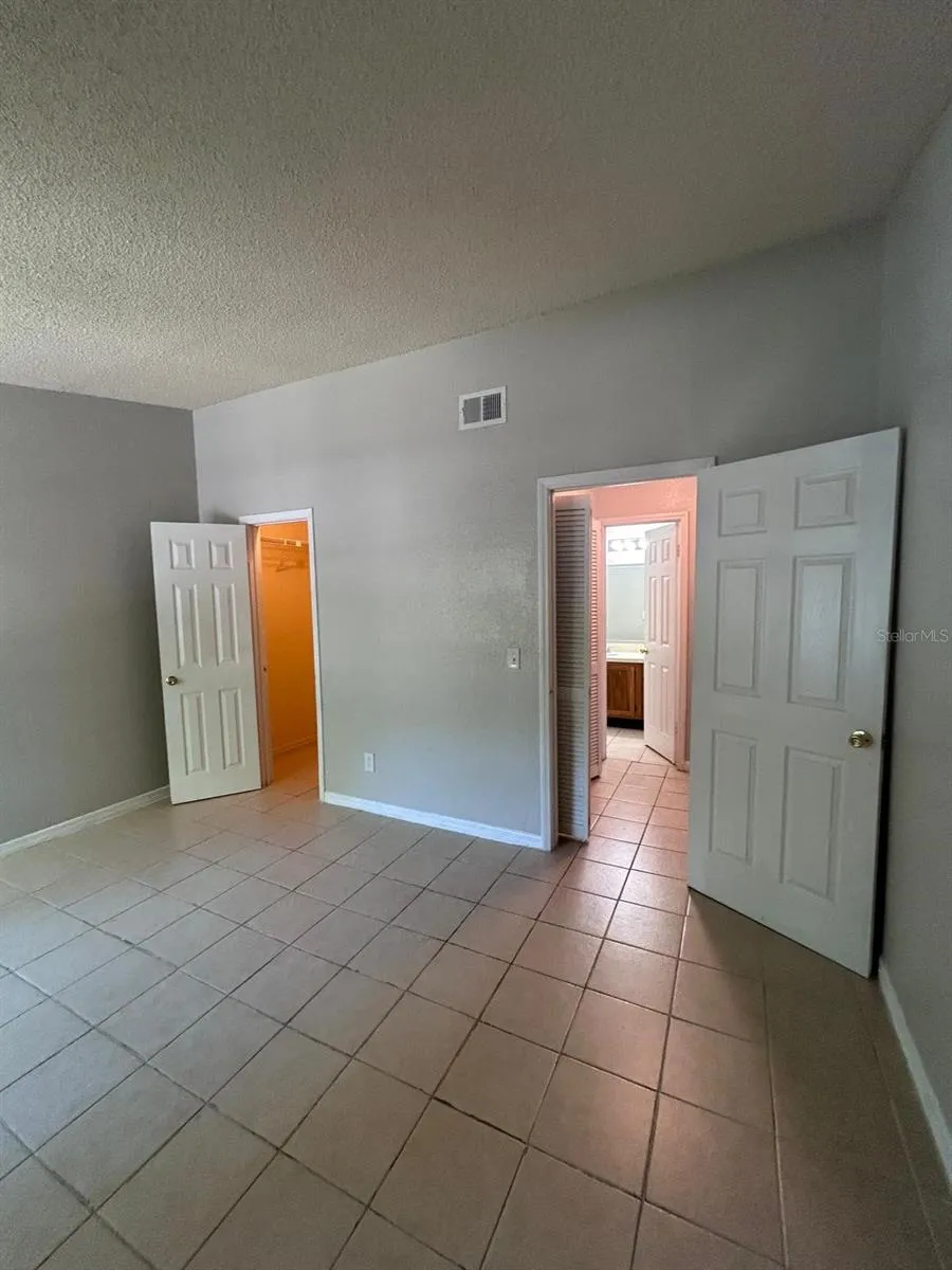 2948 ANTIQUE OAKS CIRCLE #94 Winter Park, FL 32792