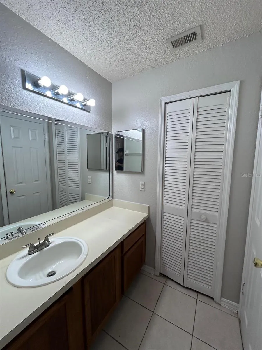 2948 ANTIQUE OAKS CIRCLE #94 Winter Park, FL 32792