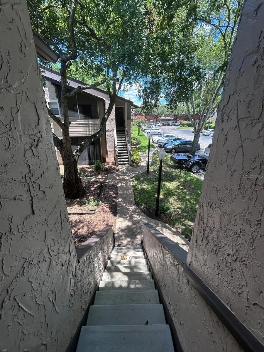 2948 ANTIQUE OAKS CIRCLE #94 Winter Park, FL 32792