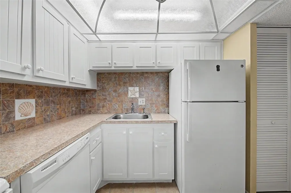 11485 OAKHURST ROAD #204 Largo, FL 33774