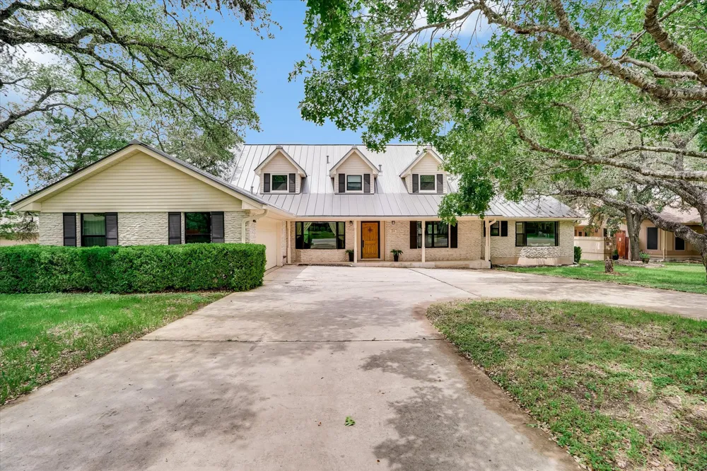 56 Woodcreek Drive Wimberley, TX 78676