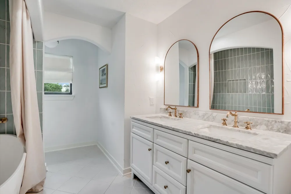 56 Woodcreek Drive Wimberley, TX 78676