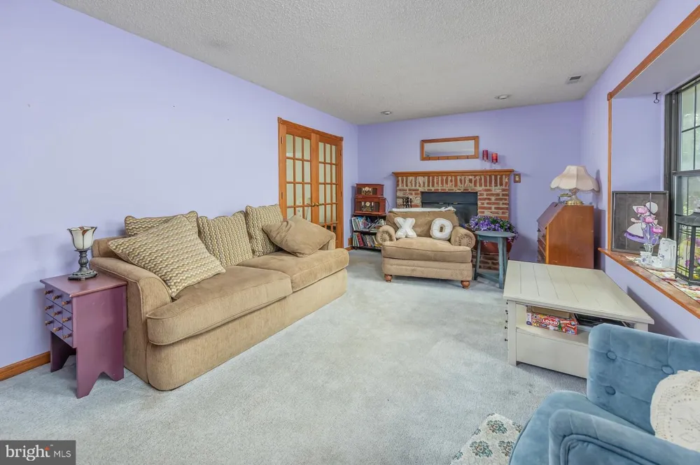 18 INNSBRUCK DRIVE Sicklerville, NJ 08081