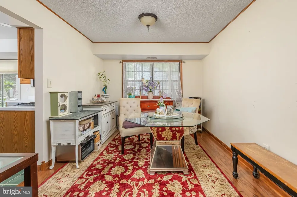 18 INNSBRUCK DRIVE Sicklerville, NJ 08081