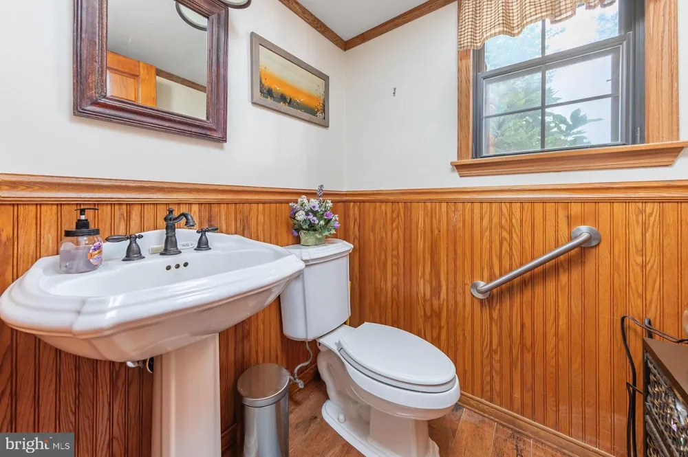 18 INNSBRUCK DRIVE Sicklerville, NJ 08081