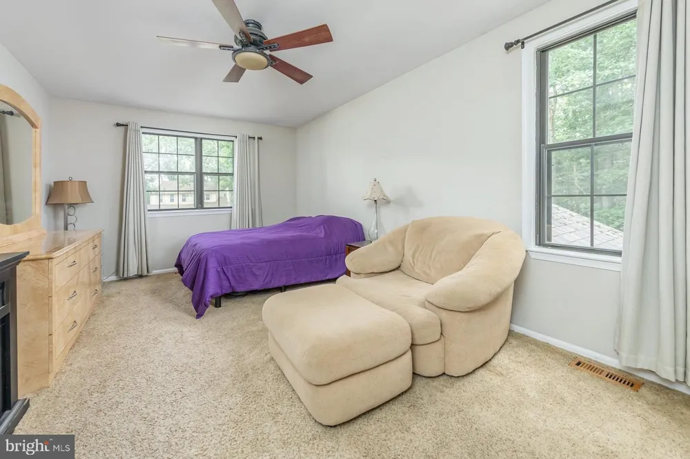 18 INNSBRUCK DRIVE Sicklerville, NJ 08081