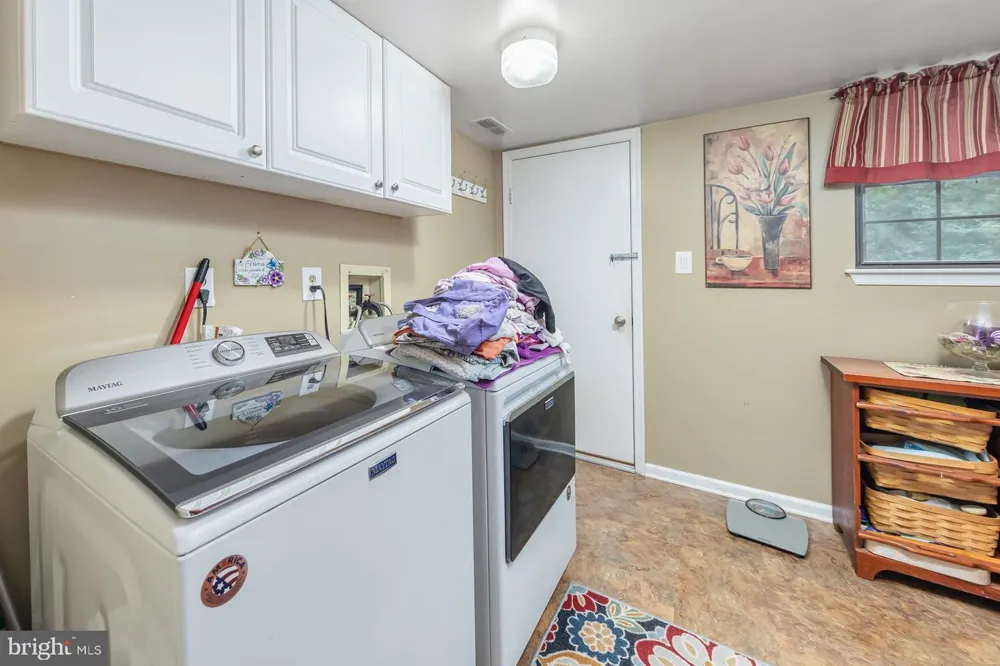 18 INNSBRUCK DRIVE Sicklerville, NJ 08081