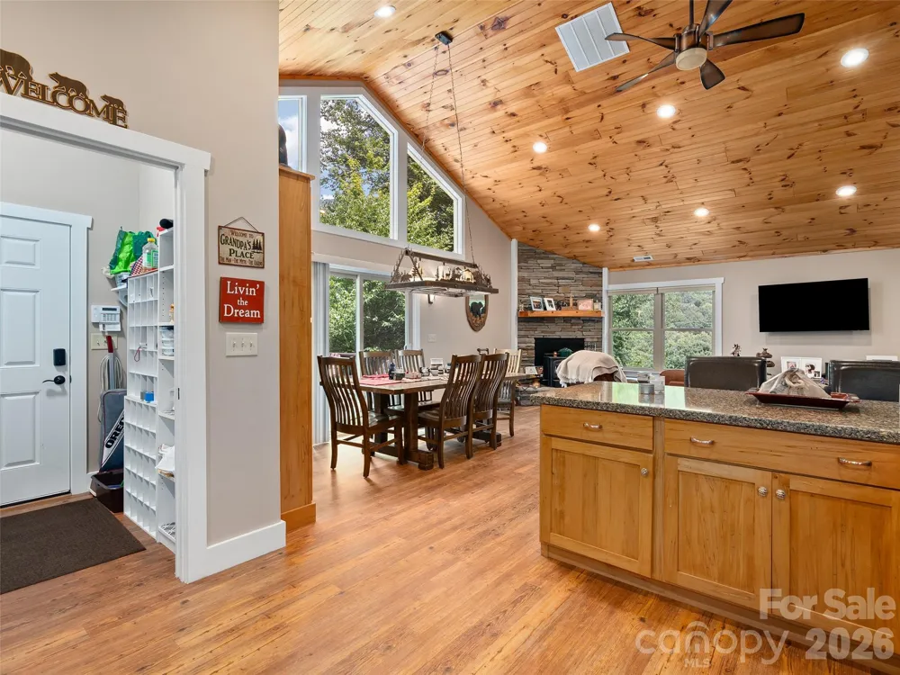 39 Maplewood Drive Maggie Valley, NC 28751