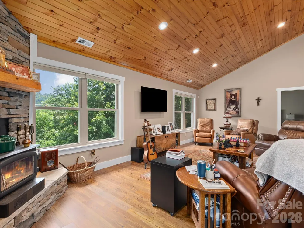 39 Maplewood Drive Maggie Valley, NC 28751