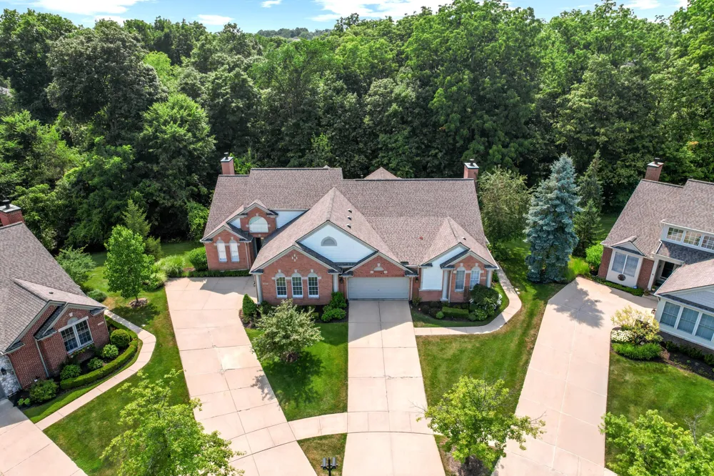 16529 Cottonwood Court Northville, MI 48168