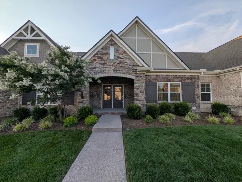 250 Cloverbrook Way