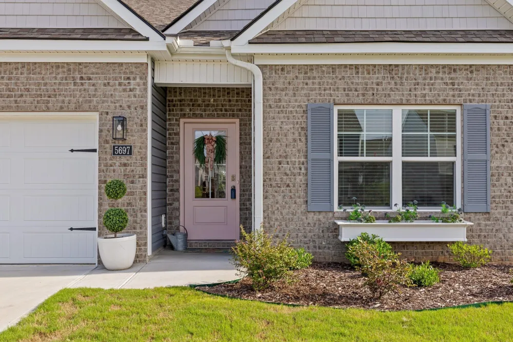 5697 Prickly Loop Ooltewah, TN 37363
