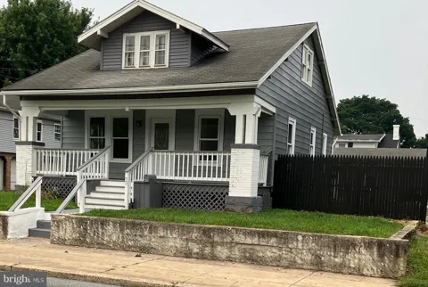 30 E STIEGEL STREET