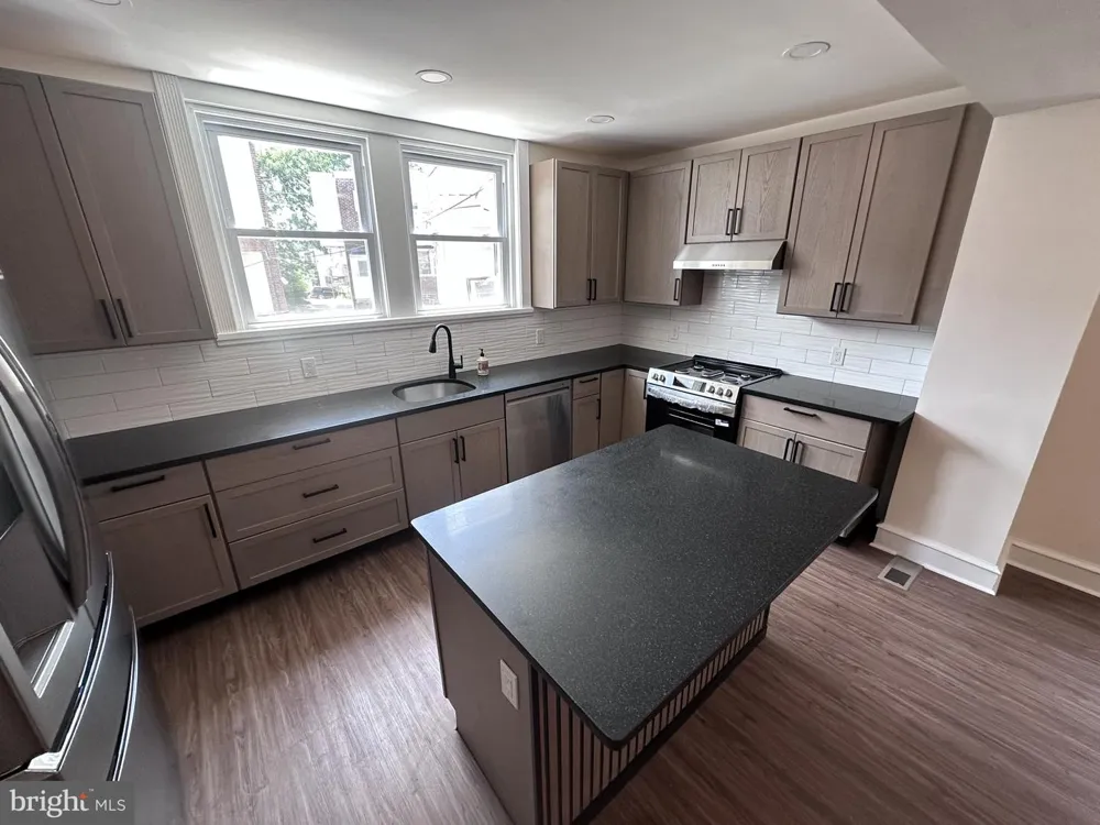 1538 CLEARVIEW STREET Philadelphia, PA 19141