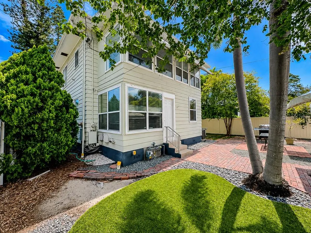 400 20TH STREET St Petersburg, FL 33713