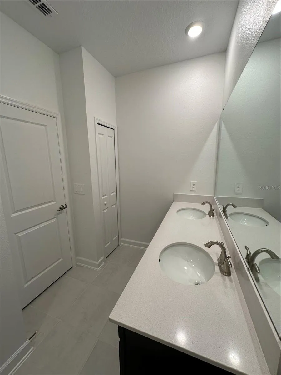 1656 CONTENTMENT LOOP Kissimmee, FL 34744