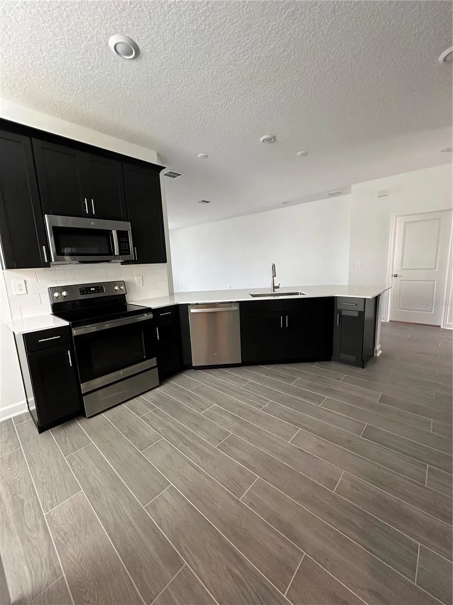 1656 CONTENTMENT LOOP Kissimmee, FL 34744