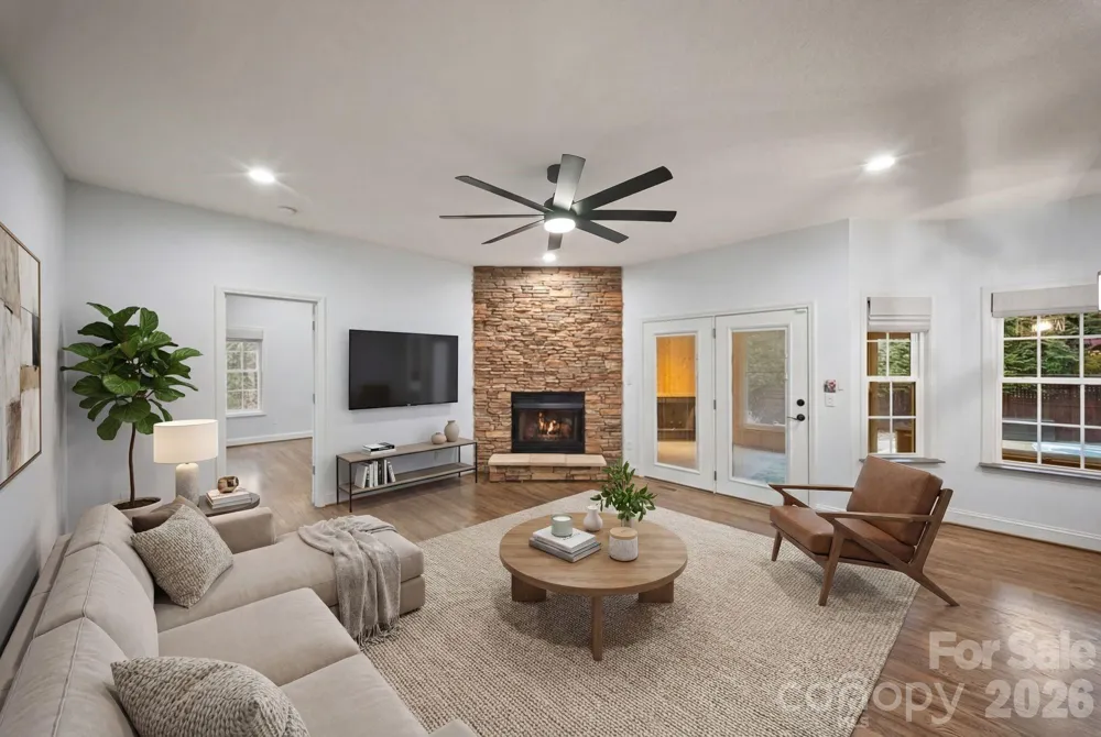 21 Hope Road Weaverville, NC 28787