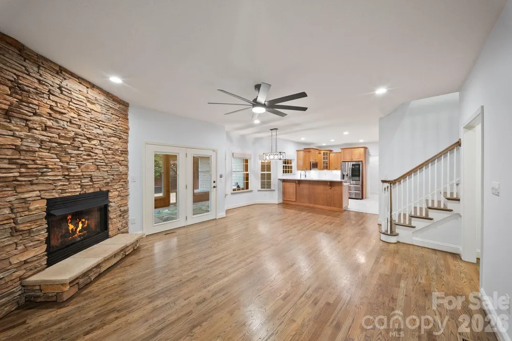 21 Hope Road Weaverville, NC 28787