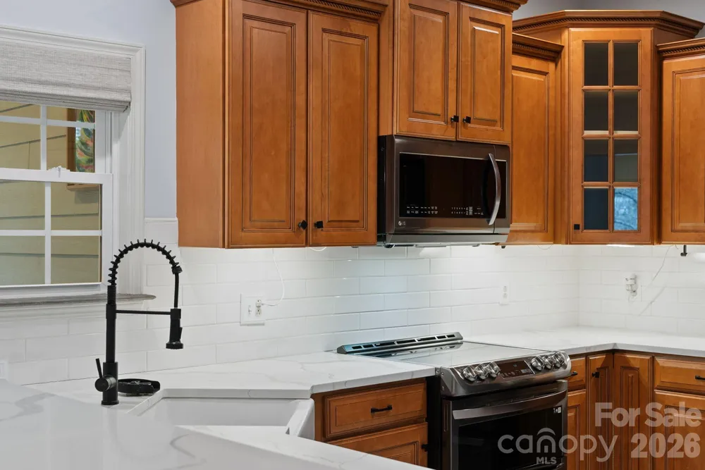 21 Hope Road Weaverville, NC 28787
