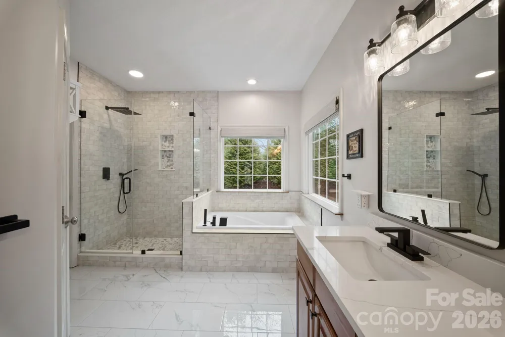 21 Hope Road Weaverville, NC 28787
