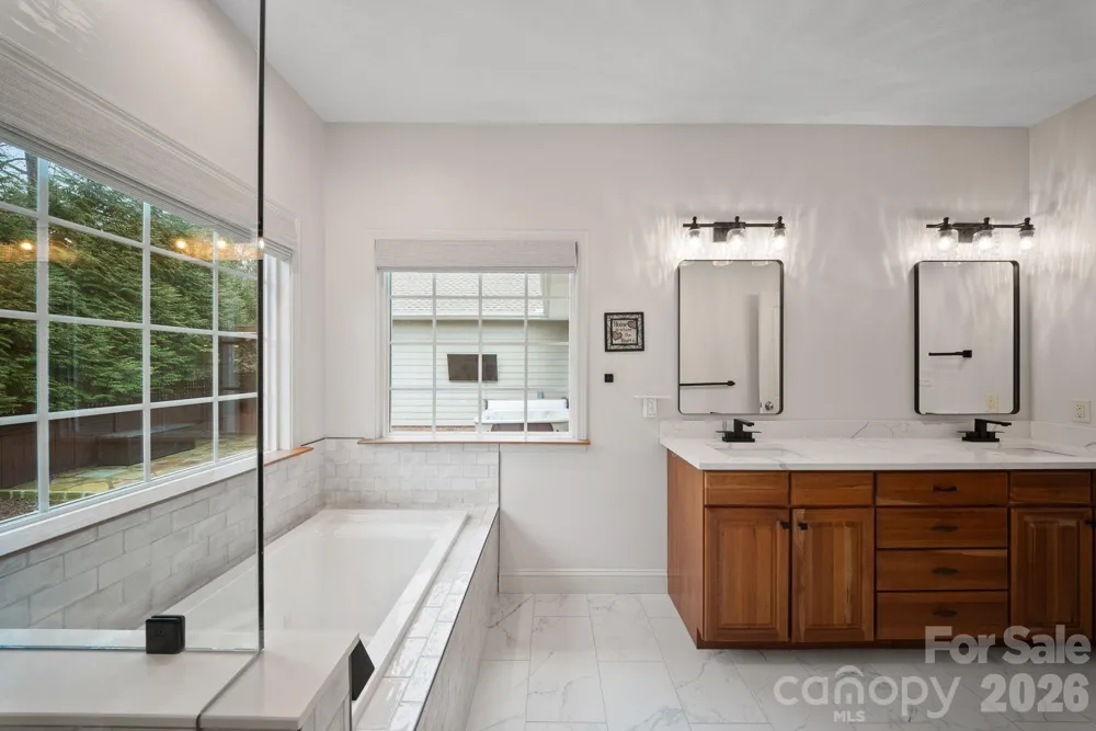21 Hope Road Weaverville, NC 28787