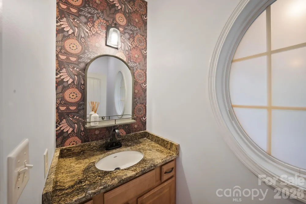 21 Hope Road Weaverville, NC 28787