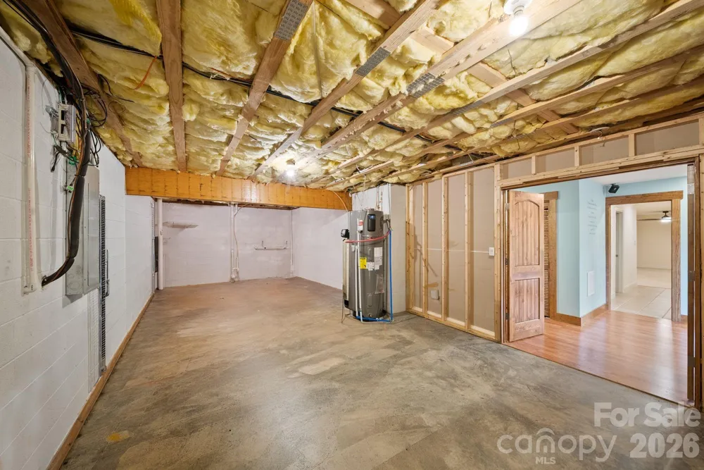 21 Hope Road Weaverville, NC 28787