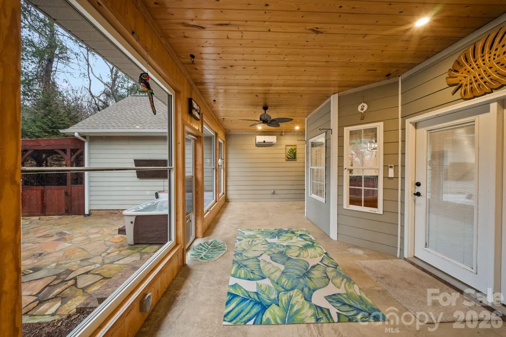 21 Hope Road Weaverville, NC 28787