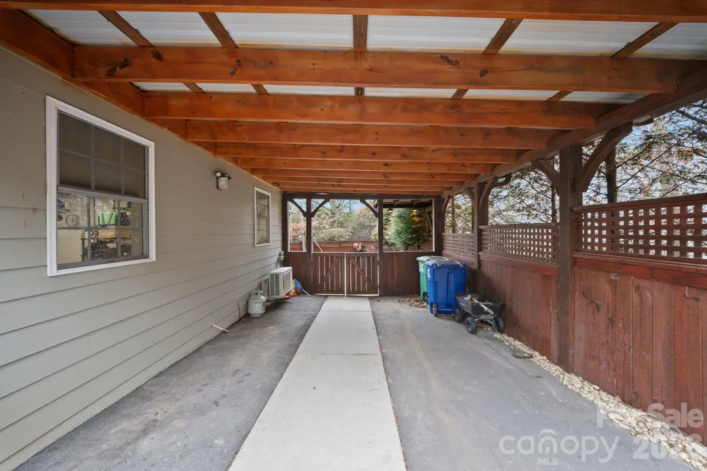 21 Hope Road Weaverville, NC 28787