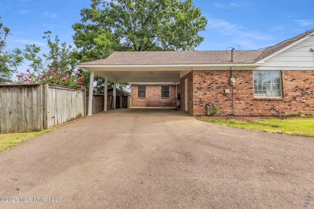 202 Moore Drive Batesville, MS 38606