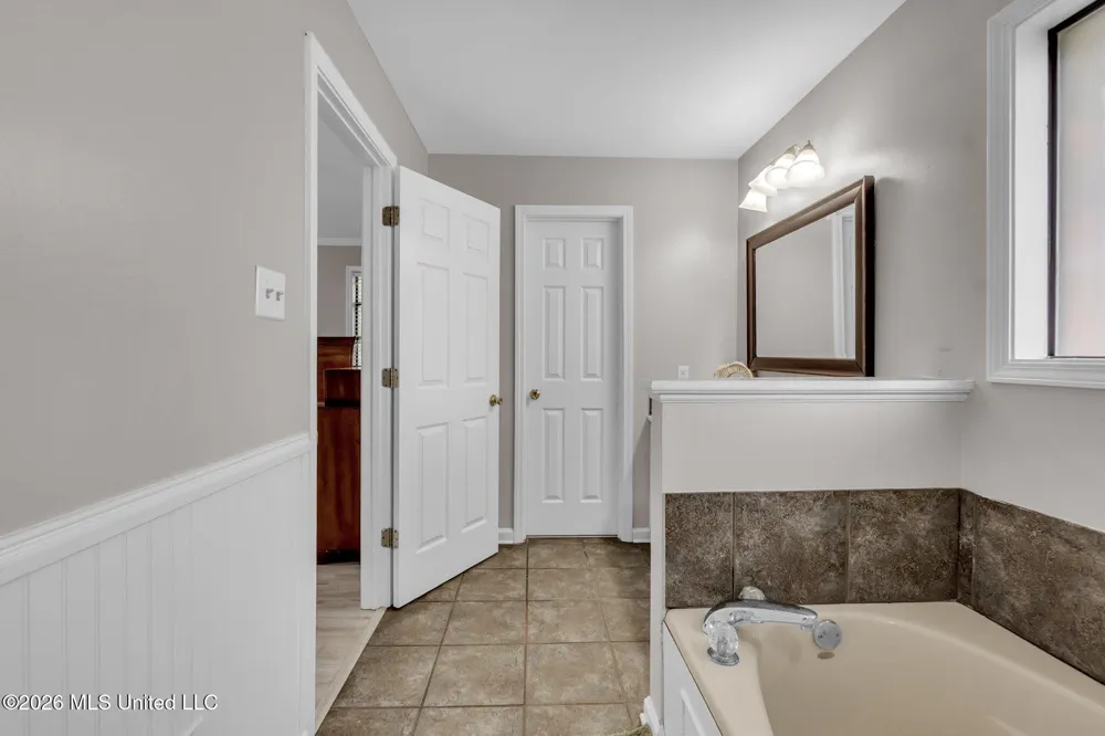 202 Moore Drive Batesville, MS 38606