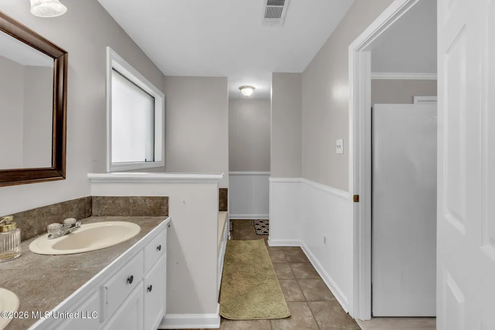 202 Moore Drive Batesville, MS 38606